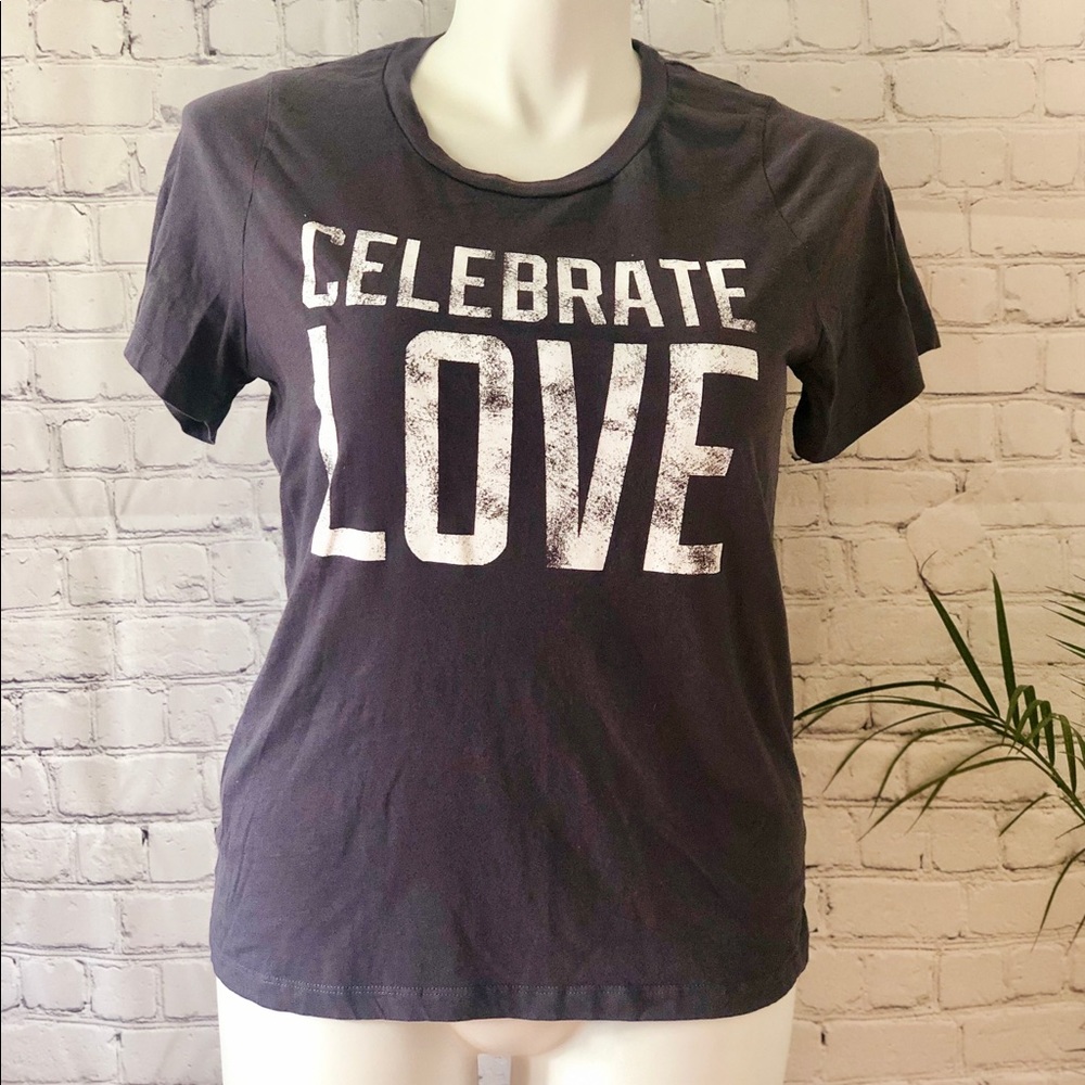 Love T-shirt
